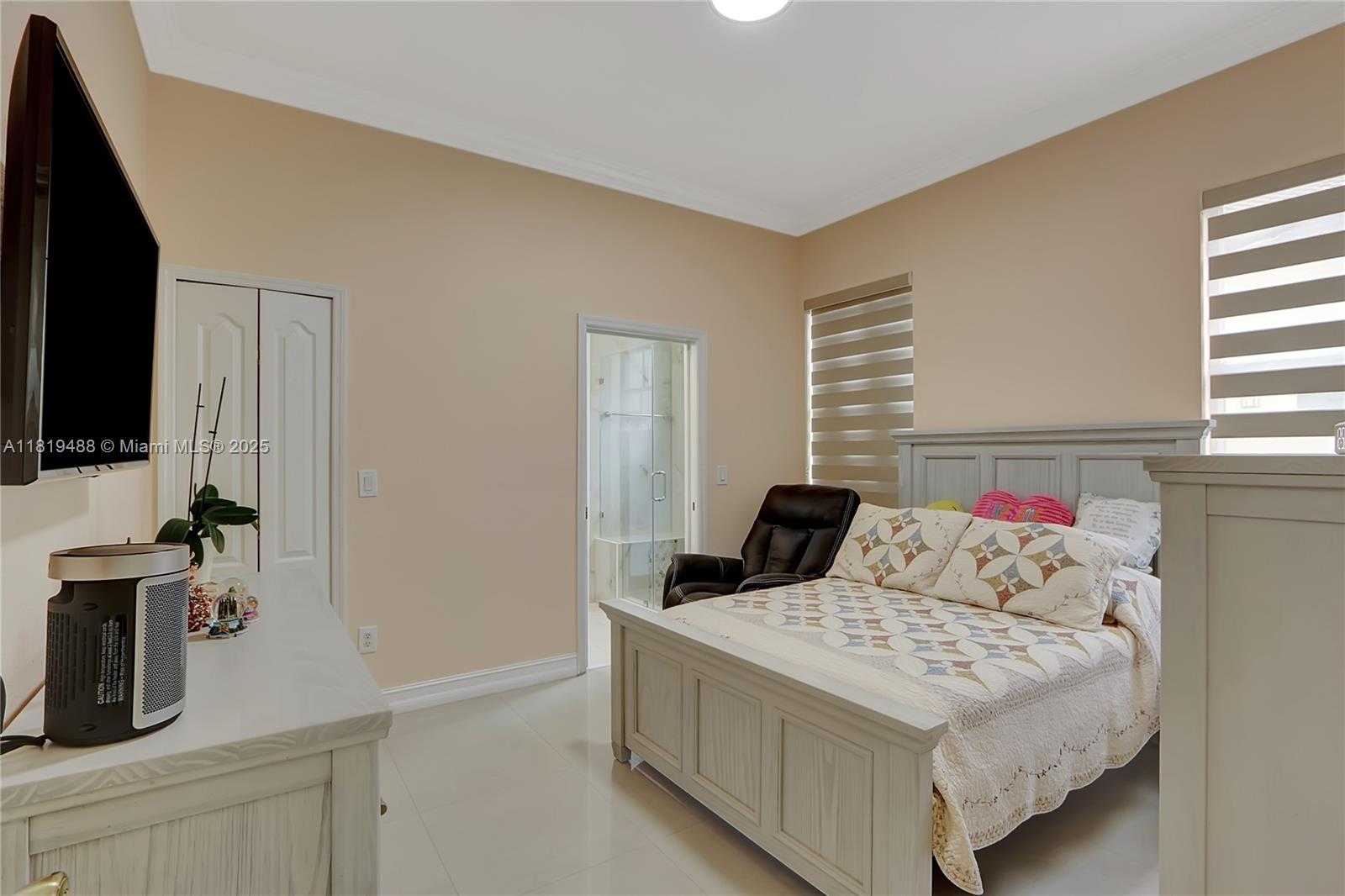 Small Image of 8902 NORTH WEST 178TH LN, Hialeah Number 21