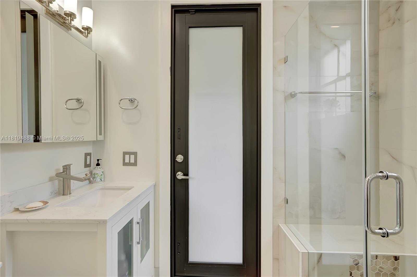 Small Image of 8902 NORTH WEST 178TH LN, Hialeah Number 22