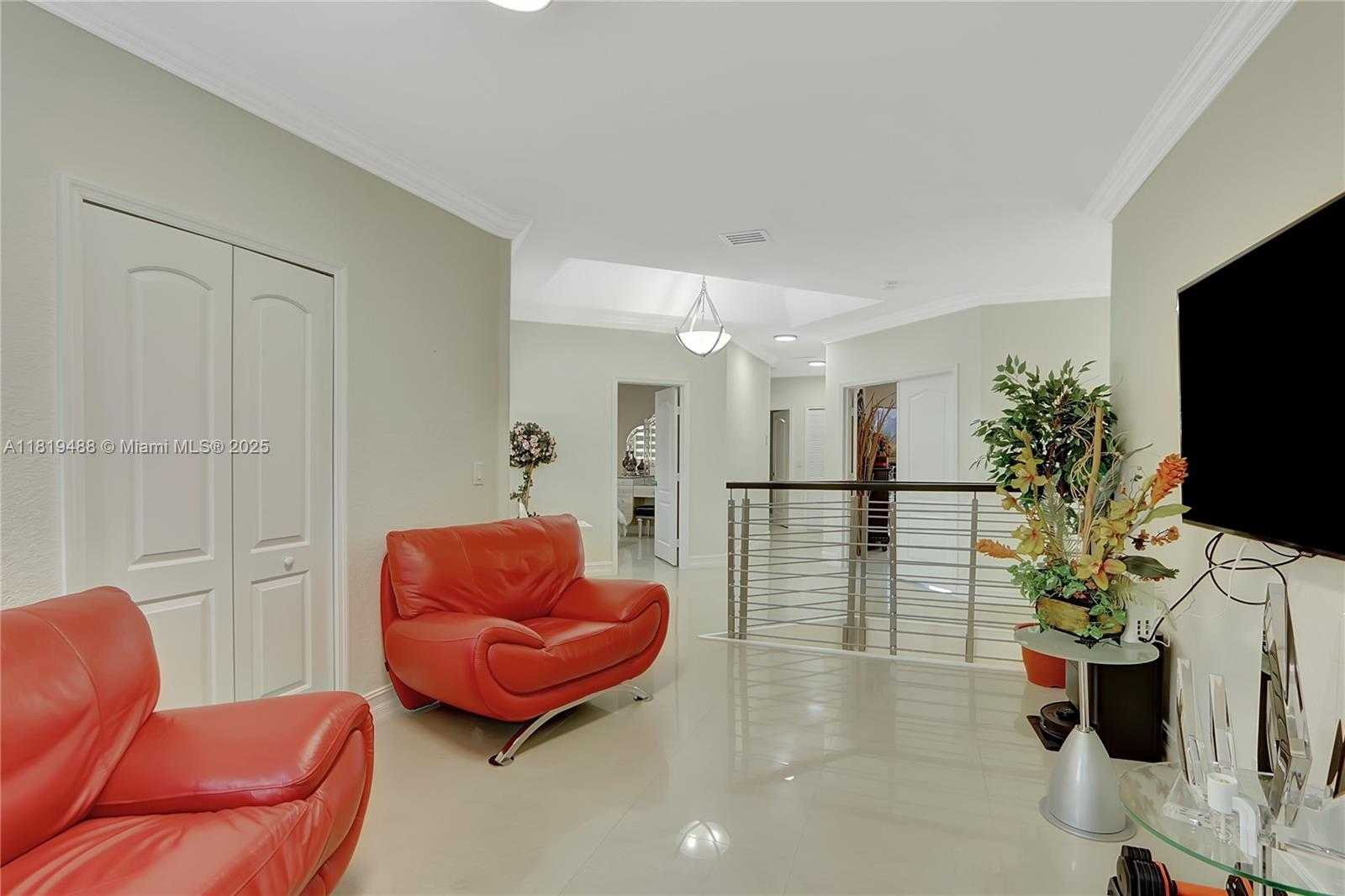 Small Image of 8902 NORTH WEST 178TH LN, Hialeah Number 28