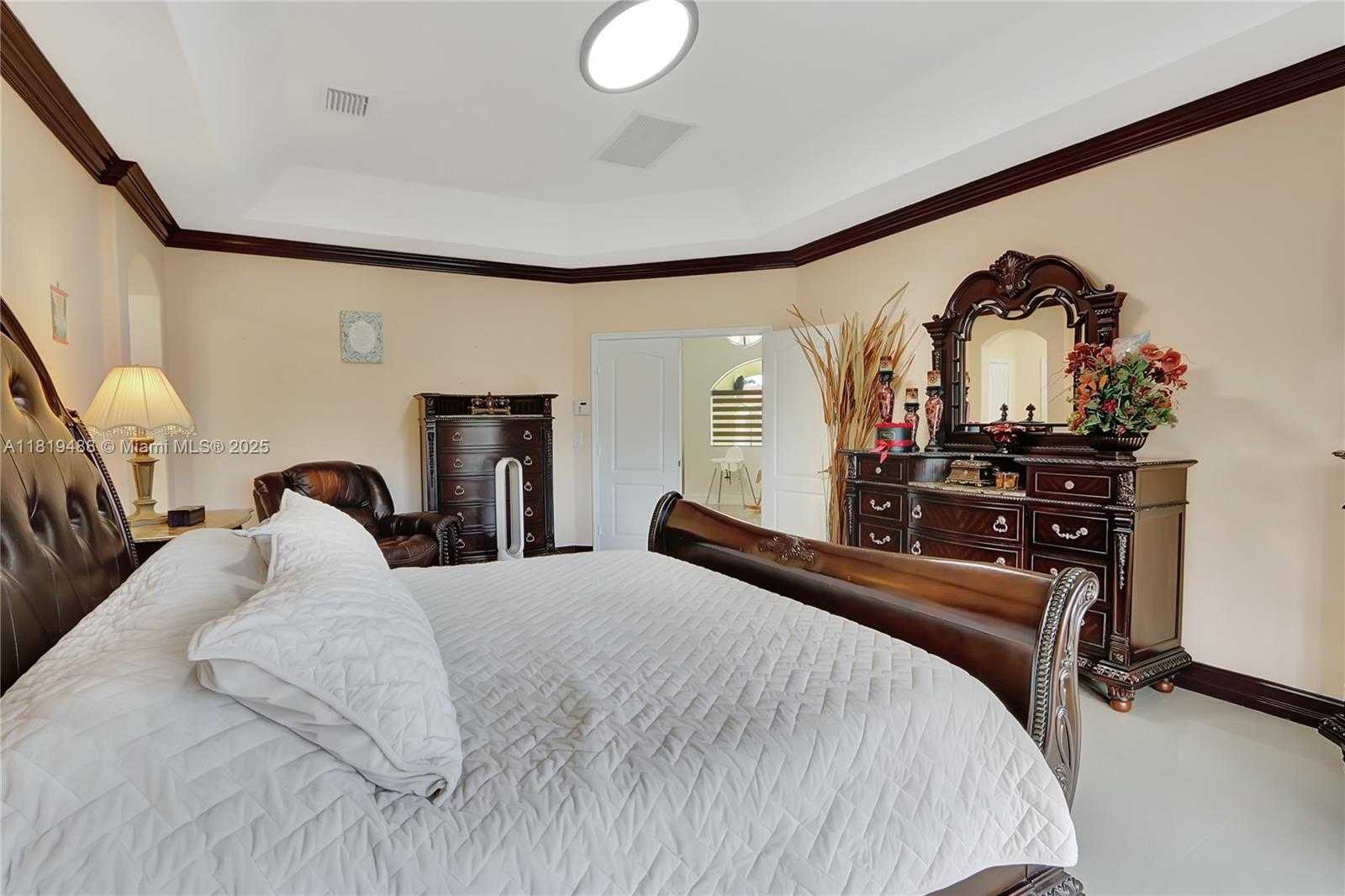 Small Image of 8902 NORTH WEST 178TH LN, Hialeah Number 30