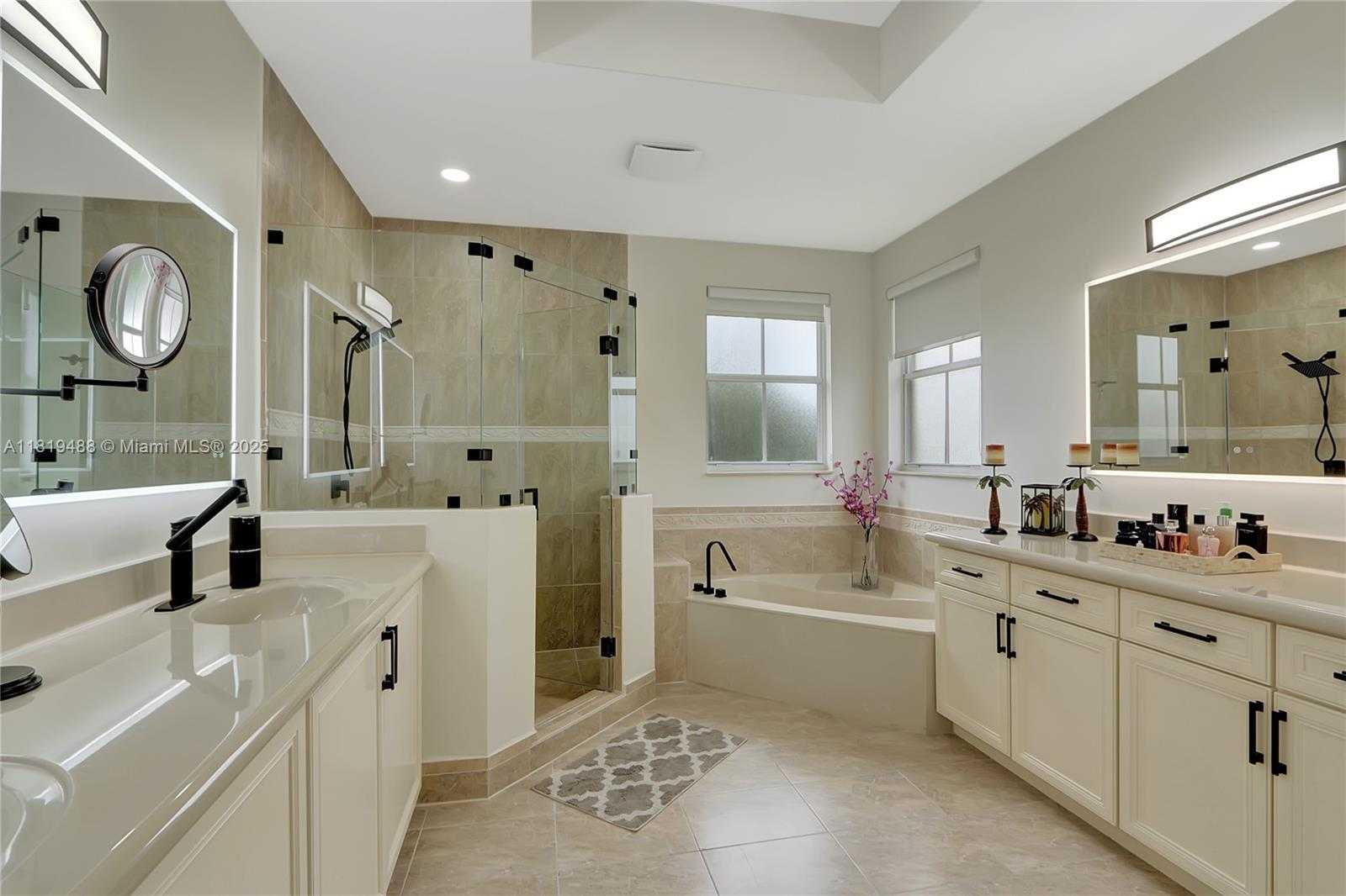 Small Image of 8902 NORTH WEST 178TH LN, Hialeah Number 34