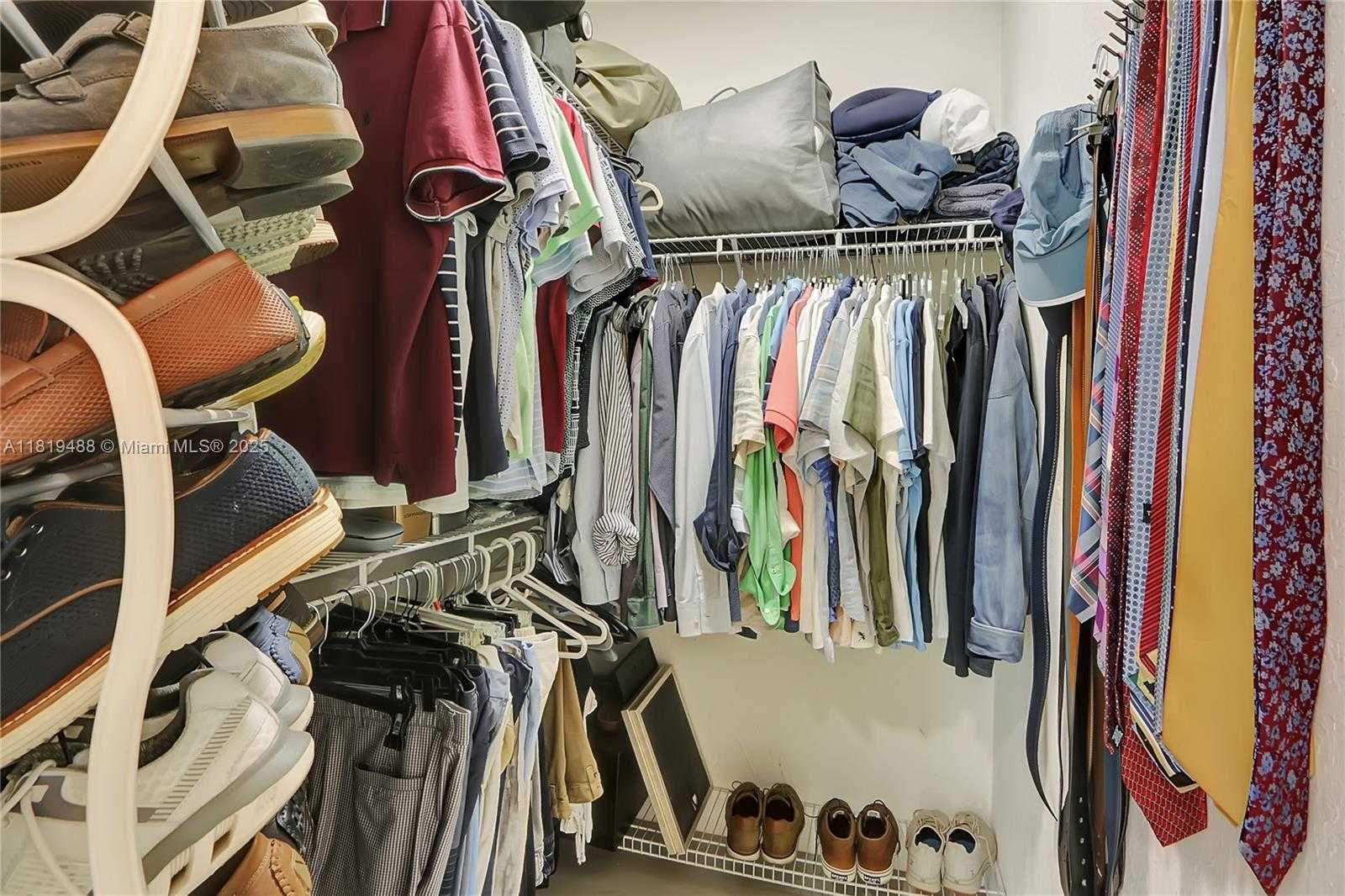 Small Image of 8902 NORTH WEST 178TH LN, Hialeah Number 36