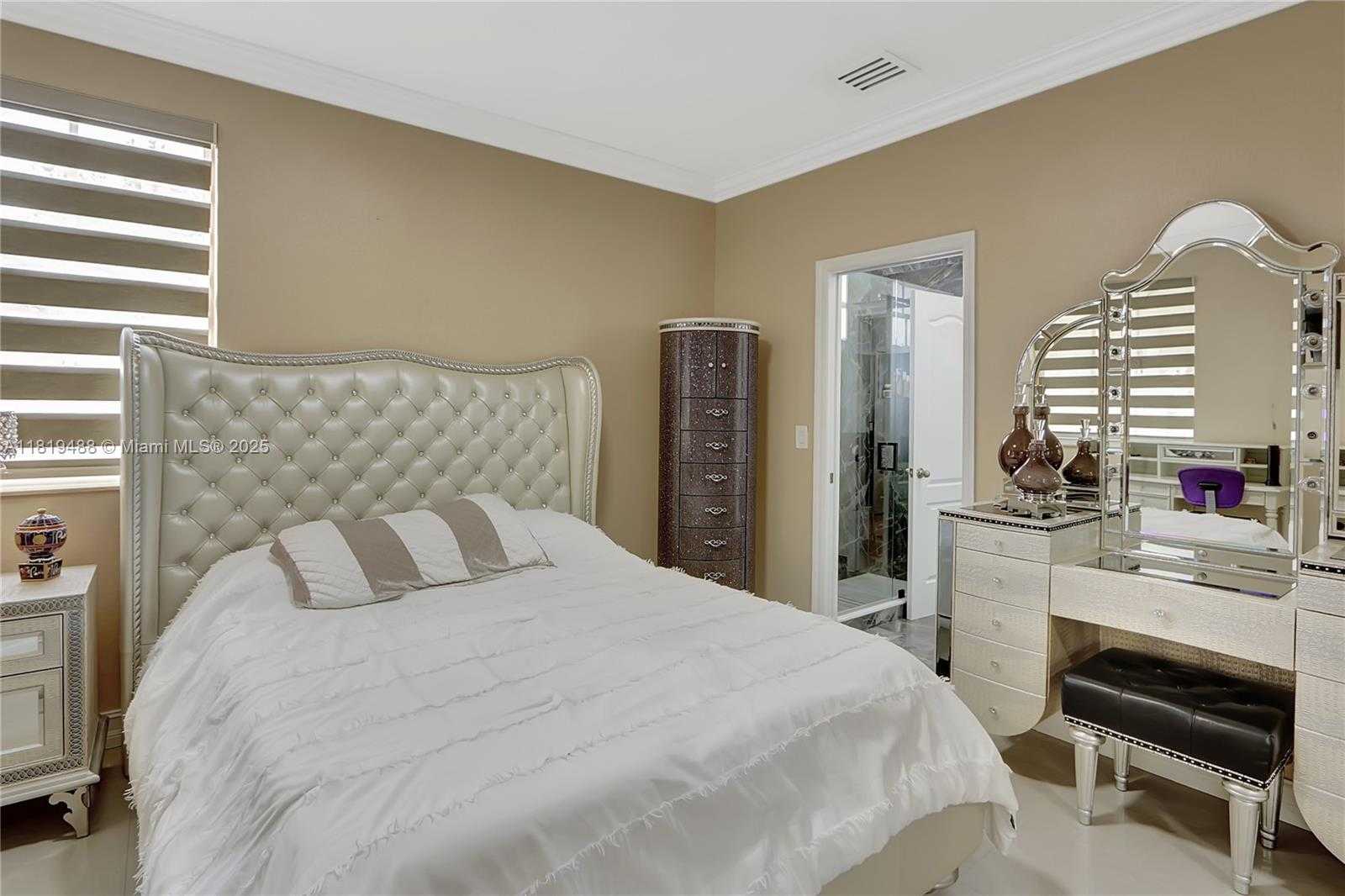 Small Image of 8902 NORTH WEST 178TH LN, Hialeah Number 38