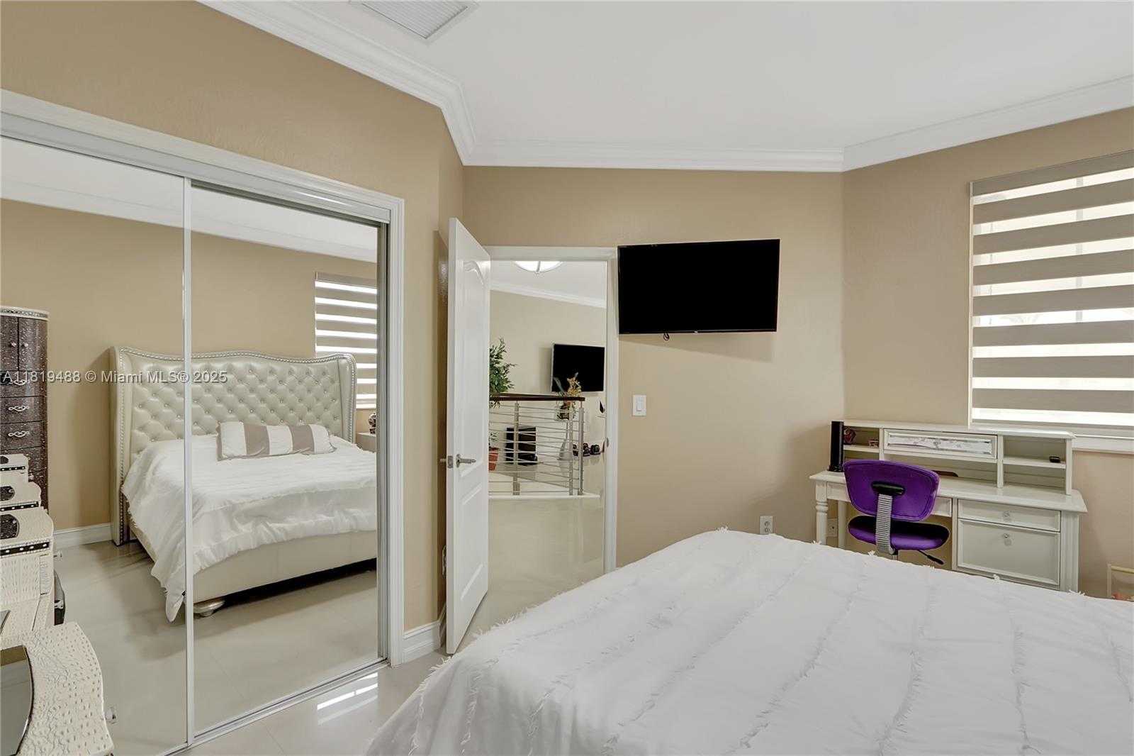 Small Image of 8902 NORTH WEST 178TH LN, Hialeah Number 39