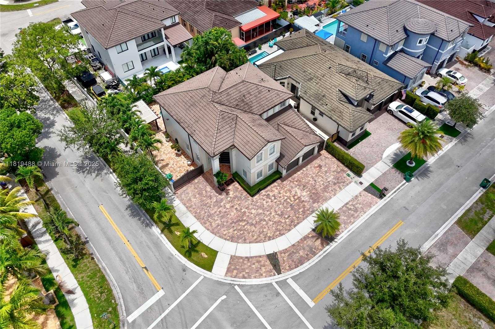 Small Image of 8902 NORTH WEST 178TH LN, Hialeah Number 45