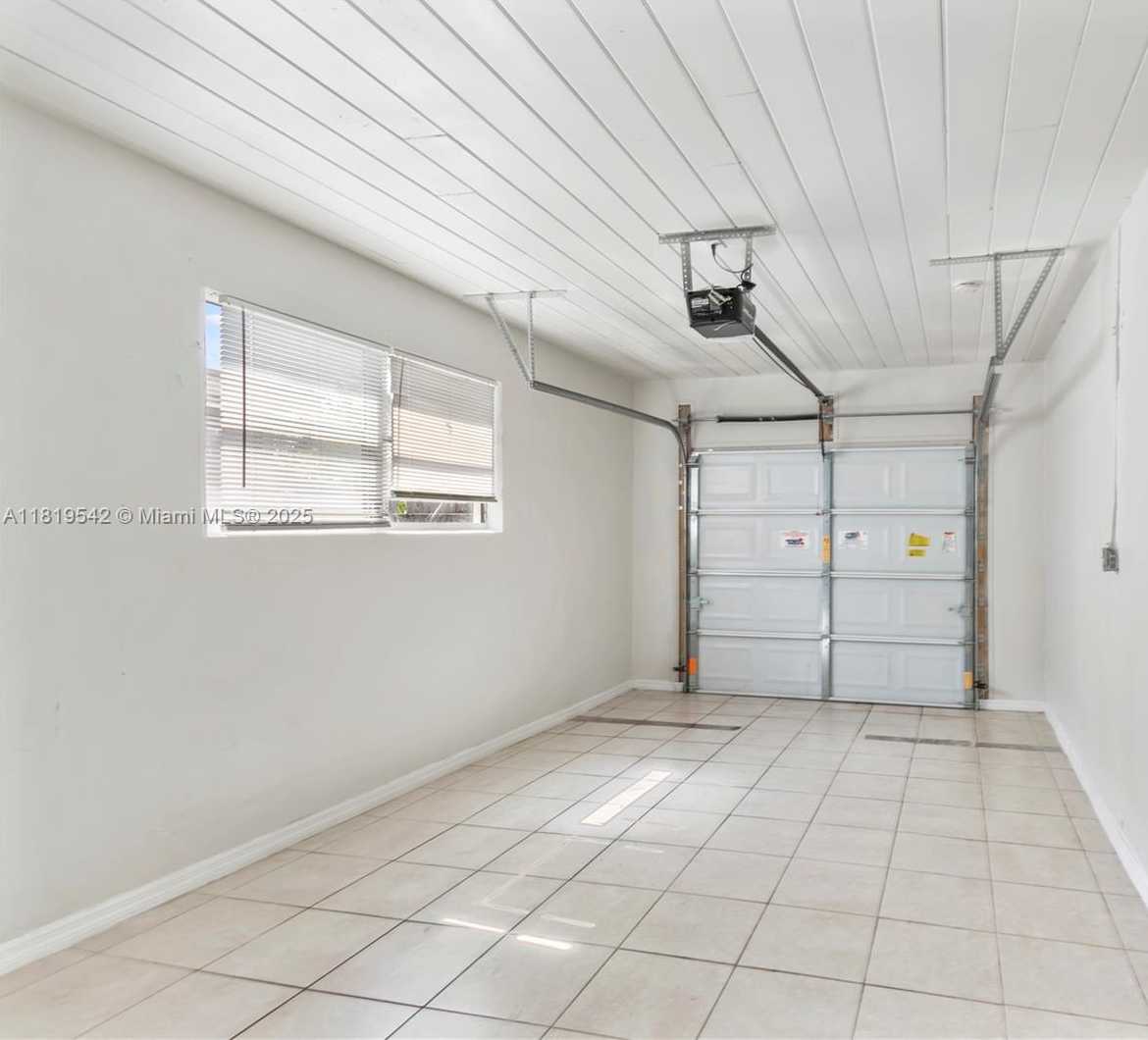 Small Image of 7816 JUNIPER ST, Miramar Number 10