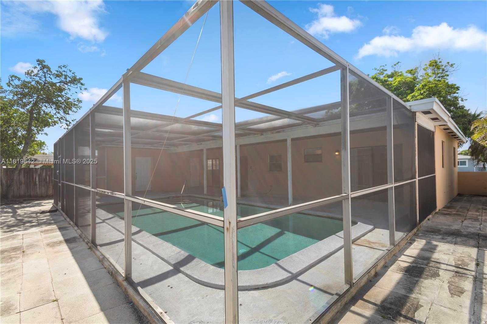 Small Image of 7816 JUNIPER ST, Miramar Number 13