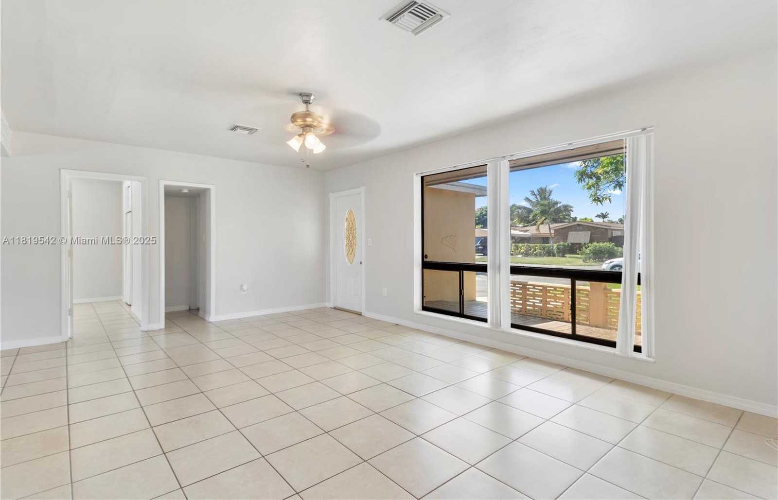 Small Image of 7816 JUNIPER ST, Miramar Number 6