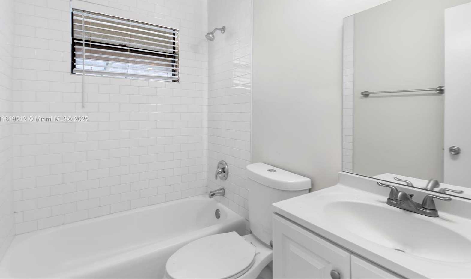 Small Image of 7816 JUNIPER ST, Miramar Number 8