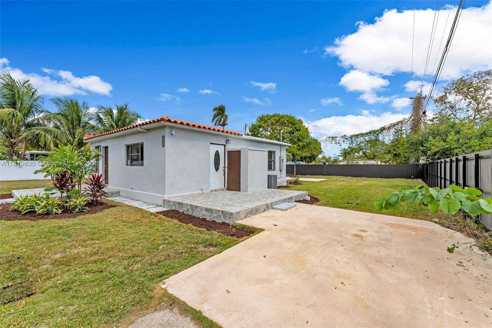 Small Image of 29035 SOUTH WEST 157TH AVE, Homestead Number 4