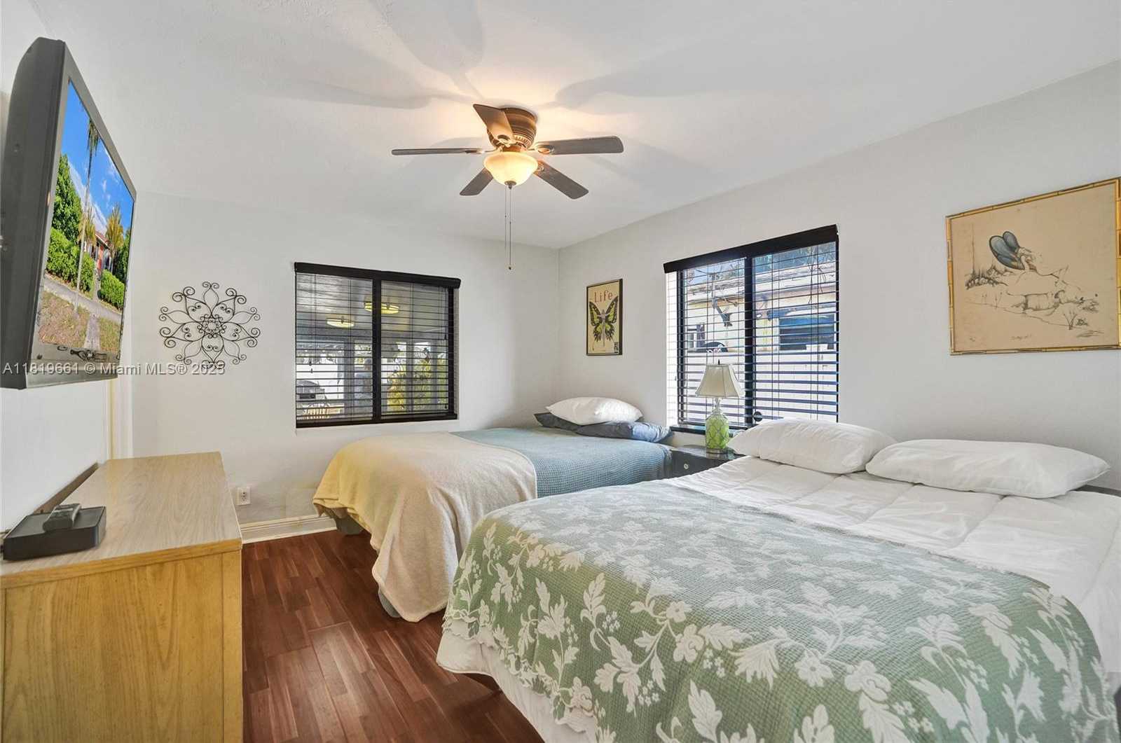 Small Image of 1911 DEWEY ST, Hollywood Number 12