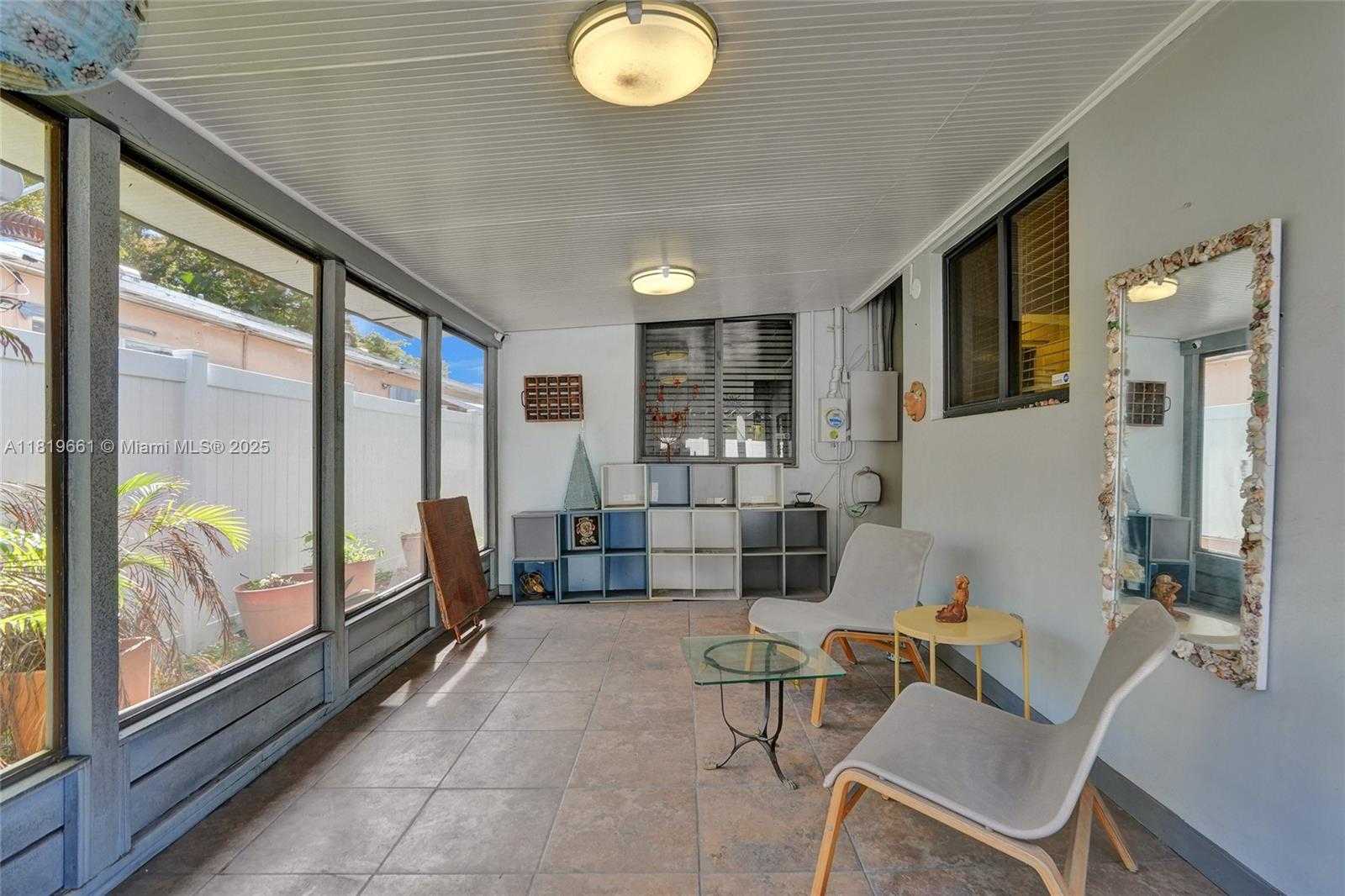 Small Image of 1911 DEWEY ST, Hollywood Number 16