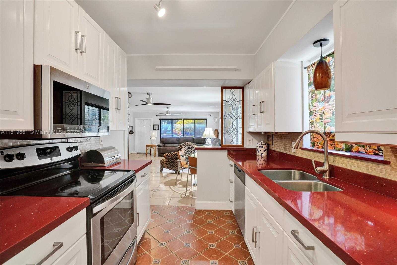 Small Image of 1911 DEWEY ST, Hollywood Number 23