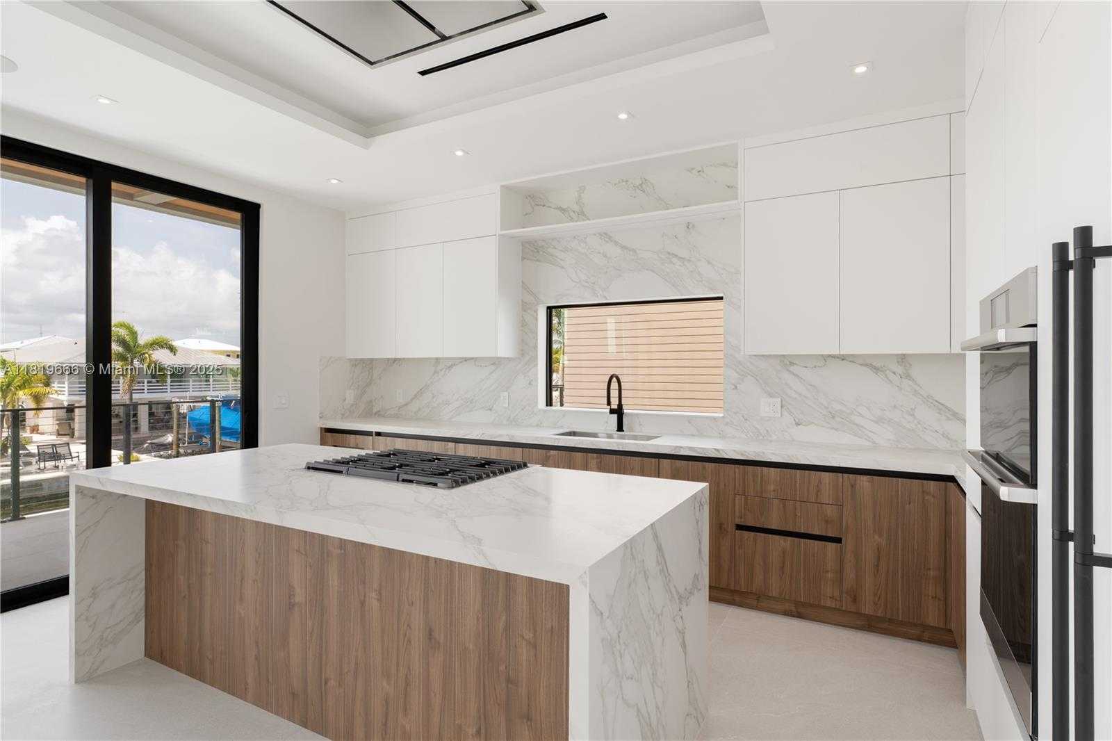 Small Image of 301 BUTTONWOOD CIR #A, Key Largo Number 15