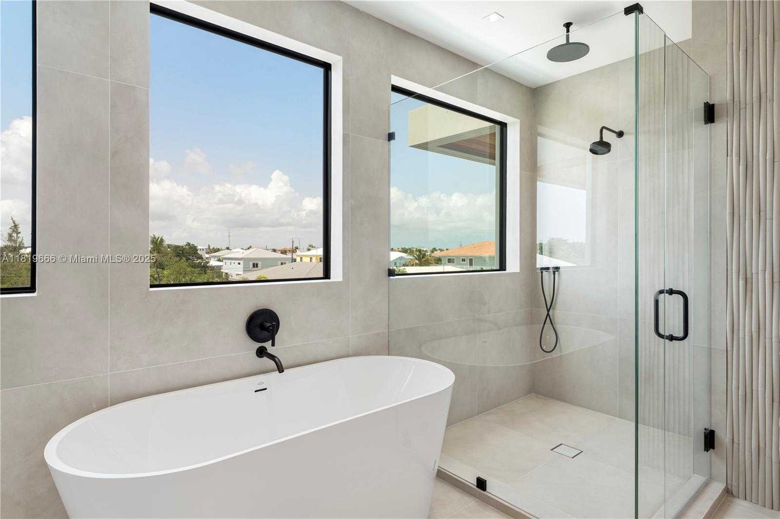 Small Image of 301 BUTTONWOOD CIR #A, Key Largo Number 18