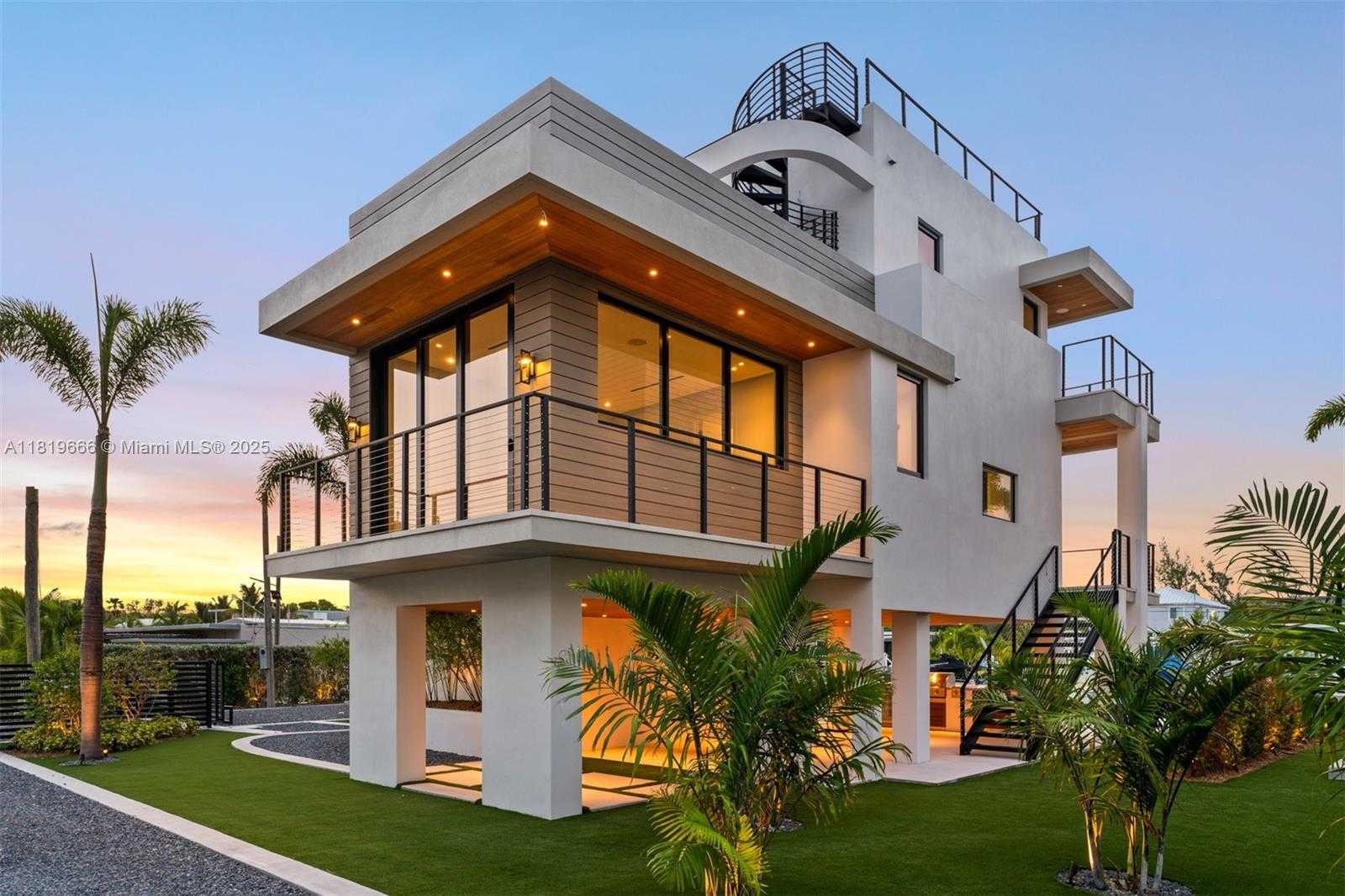 Small Image of 301 BUTTONWOOD CIR #A, Key Largo Number 27