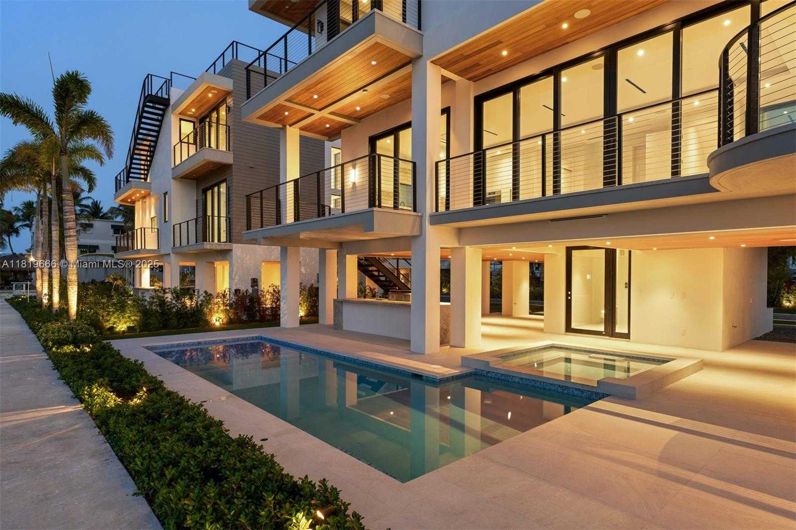 Small Image of 301 BUTTONWOOD CIR #A, Key Largo Number 30
