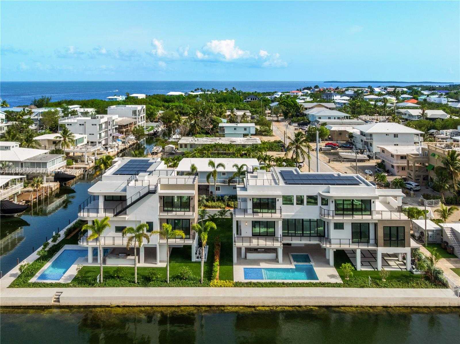 Small Image of 301 BUTTONWOOD CIR #A, Key Largo Number 32