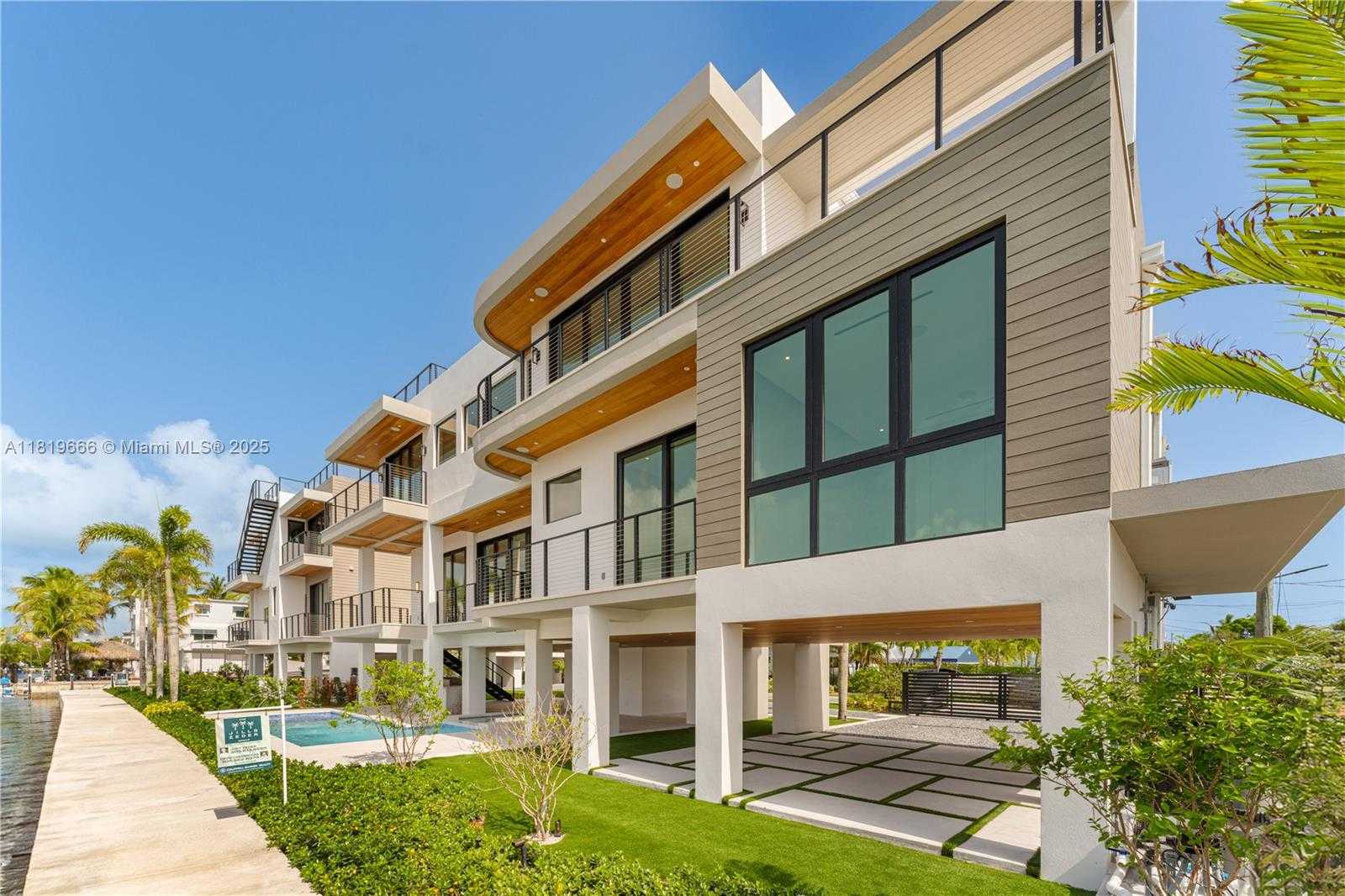 Small Image of 301 BUTTONWOOD CIR #A, Key Largo Number 4