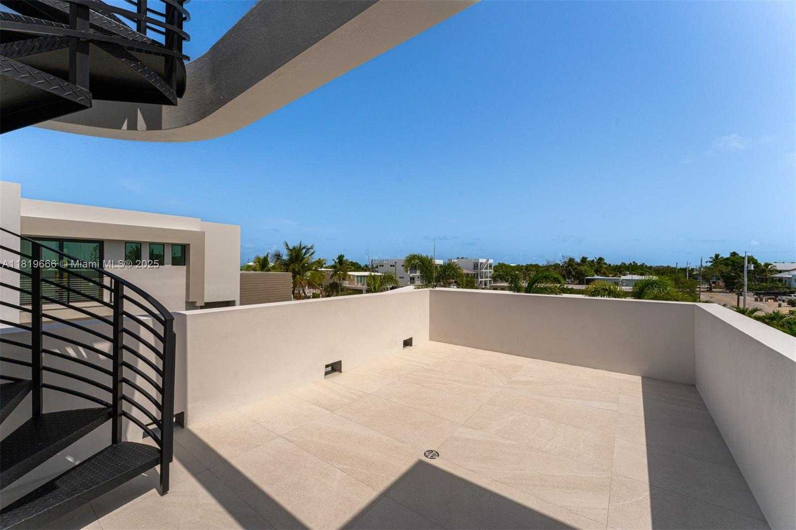 Small Image of 301 BUTTONWOOD CIR #A, Key Largo Number 40