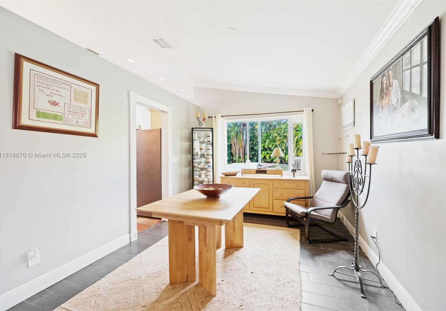 Small Image of 3320 MAPLE LN, Davie Number 10