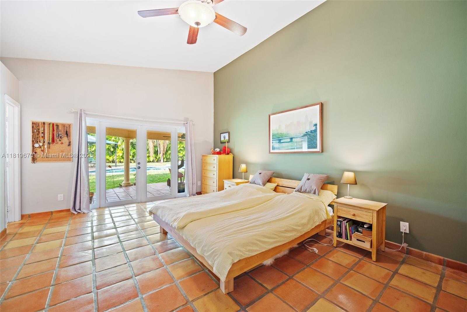 Small Image of 3320 MAPLE LN, Davie Number 13