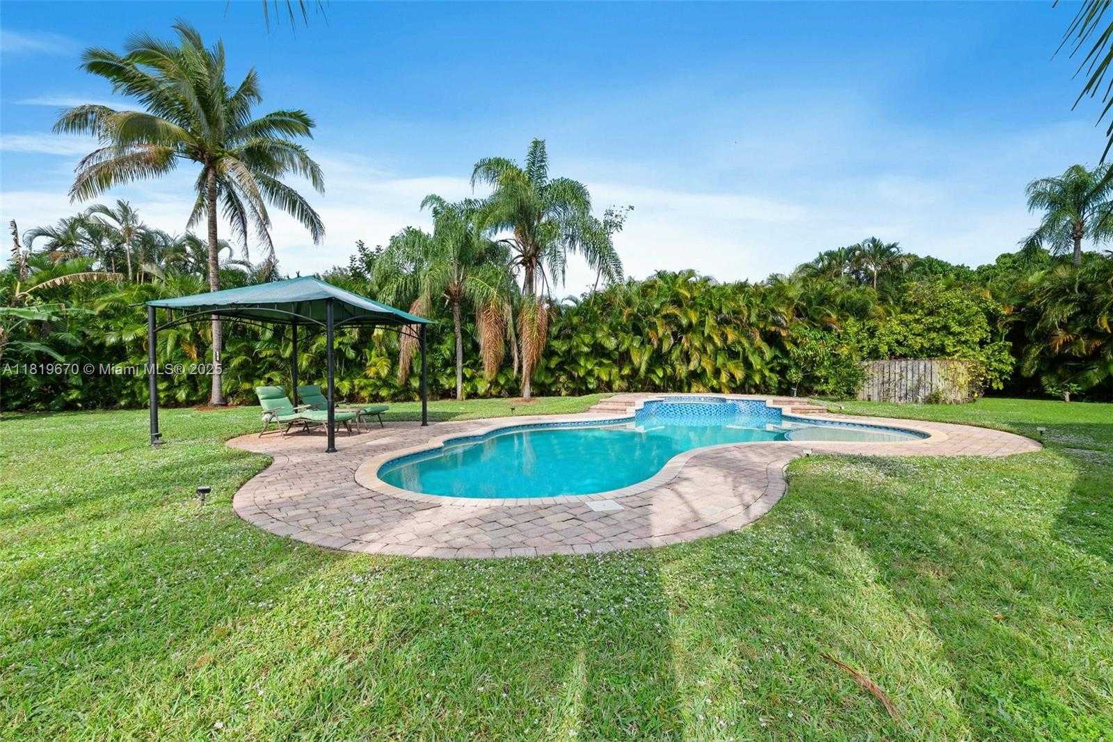 Small Image of 3320 MAPLE LN, Davie Number 24