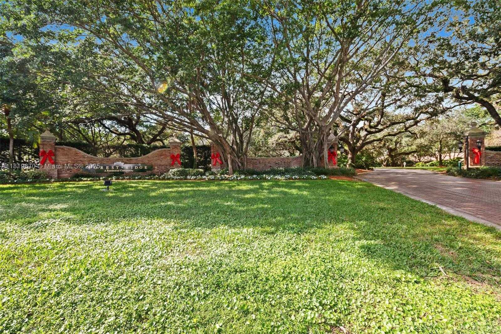 Small Image of 3320 MAPLE LN, Davie Number 30