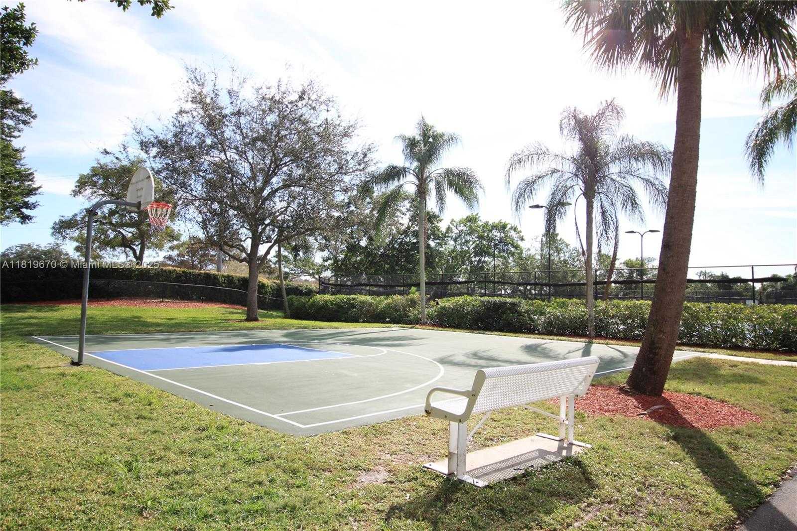 Small Image of 3320 MAPLE LN, Davie Number 39