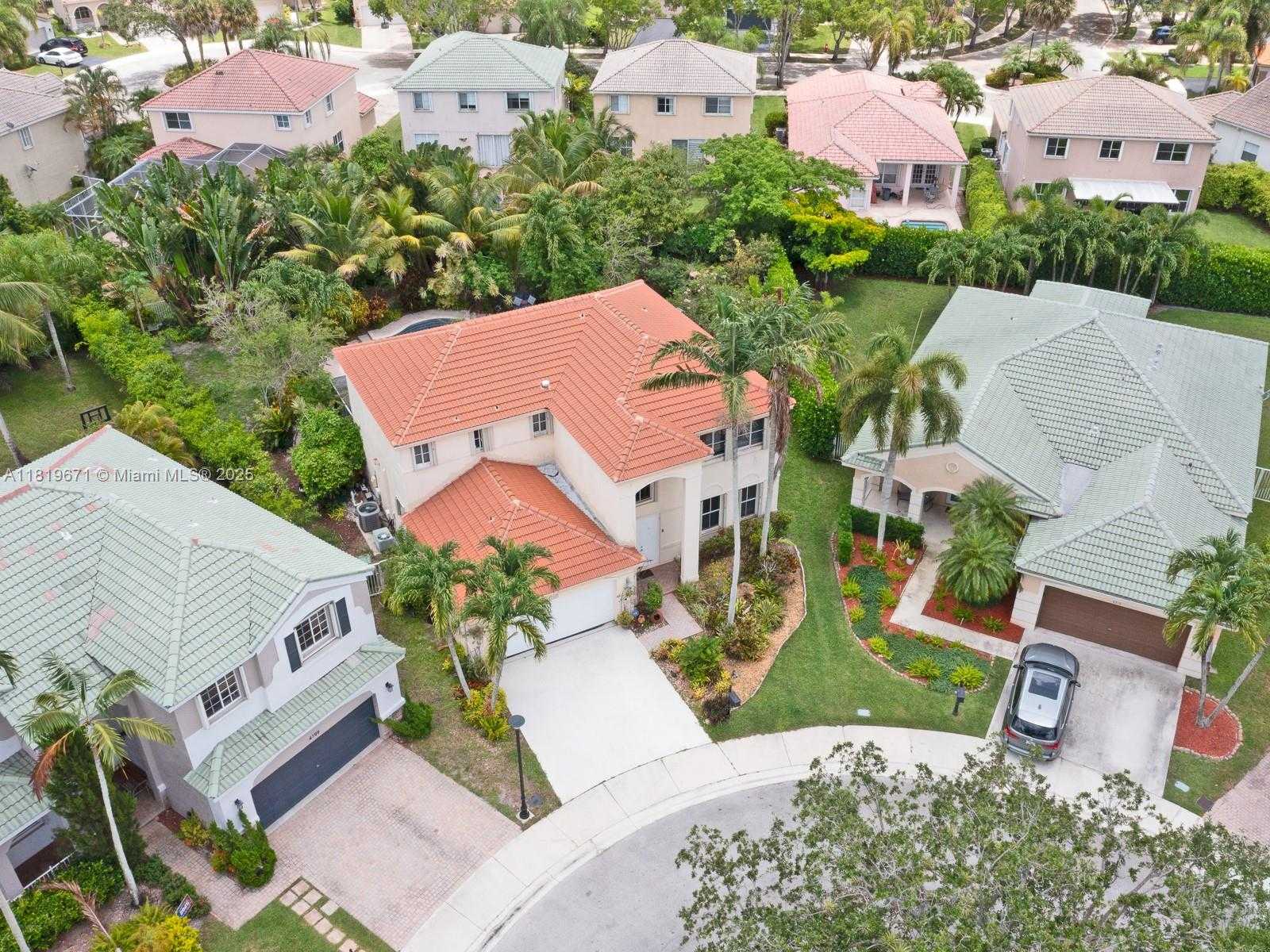 Small Image of 4209 PINEWOOD LN, Weston Number 2