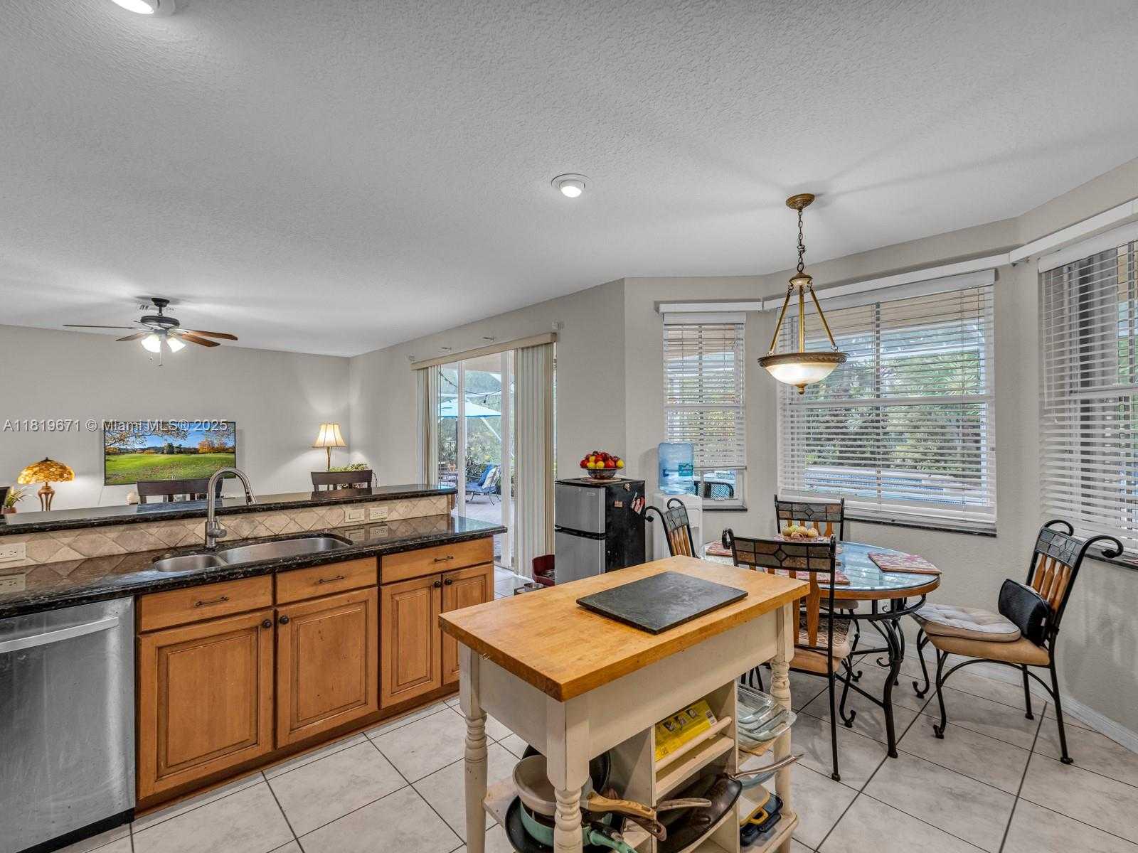 Small Image of 4209 PINEWOOD LN, Weston Number 25