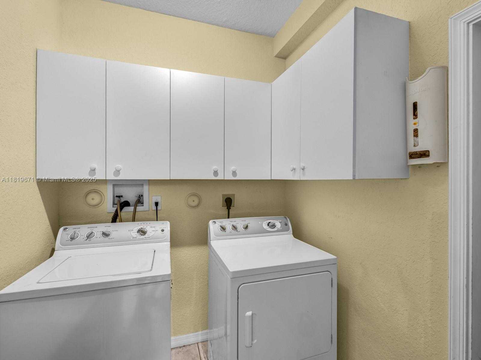 Small Image of 4209 PINEWOOD LN, Weston Number 26