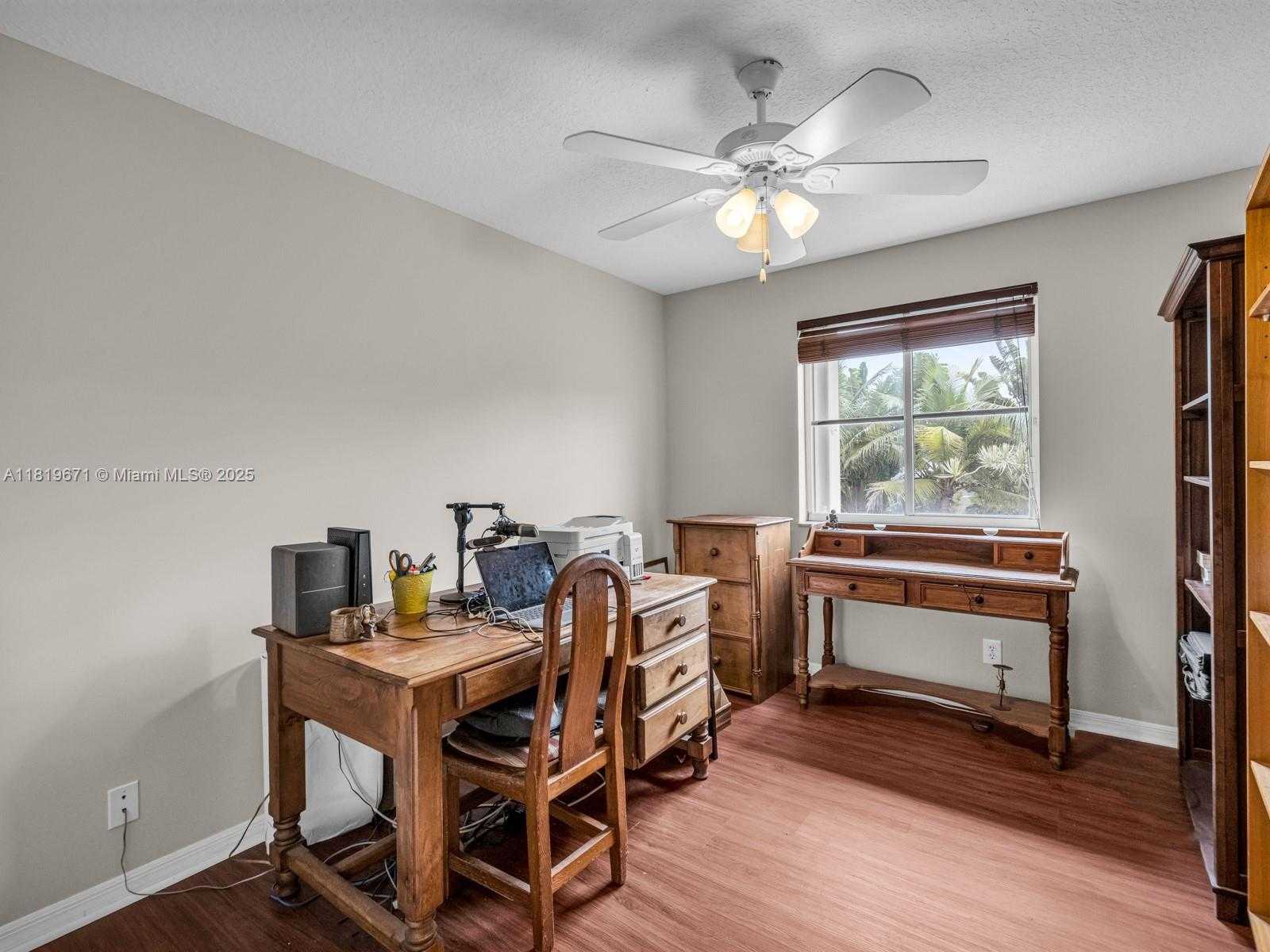 Small Image of 4209 PINEWOOD LN, Weston Number 30