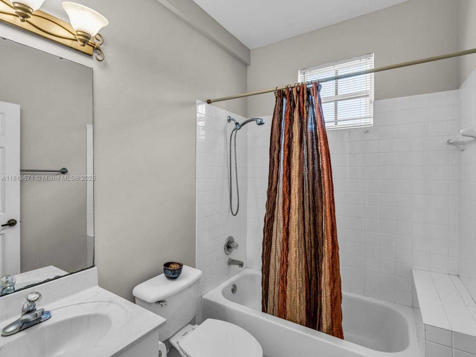 Small Image of 4209 PINEWOOD LN, Weston Number 32