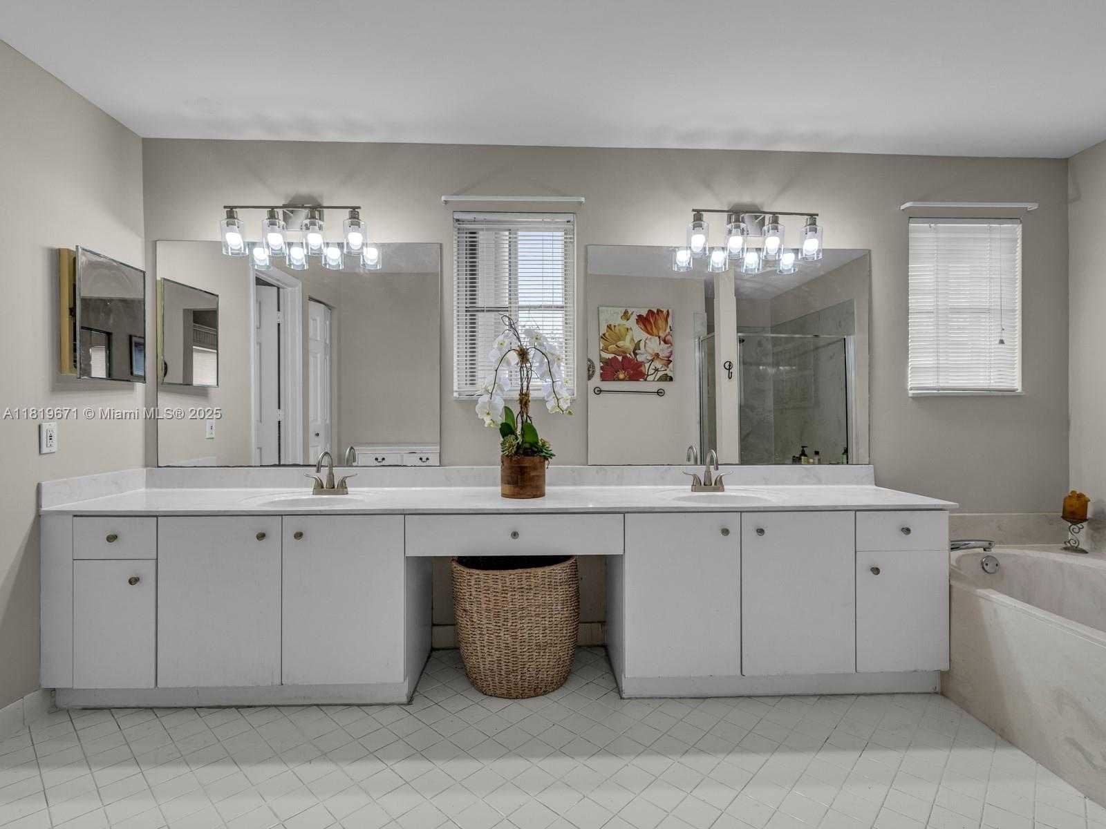 Small Image of 4209 PINEWOOD LN, Weston Number 35