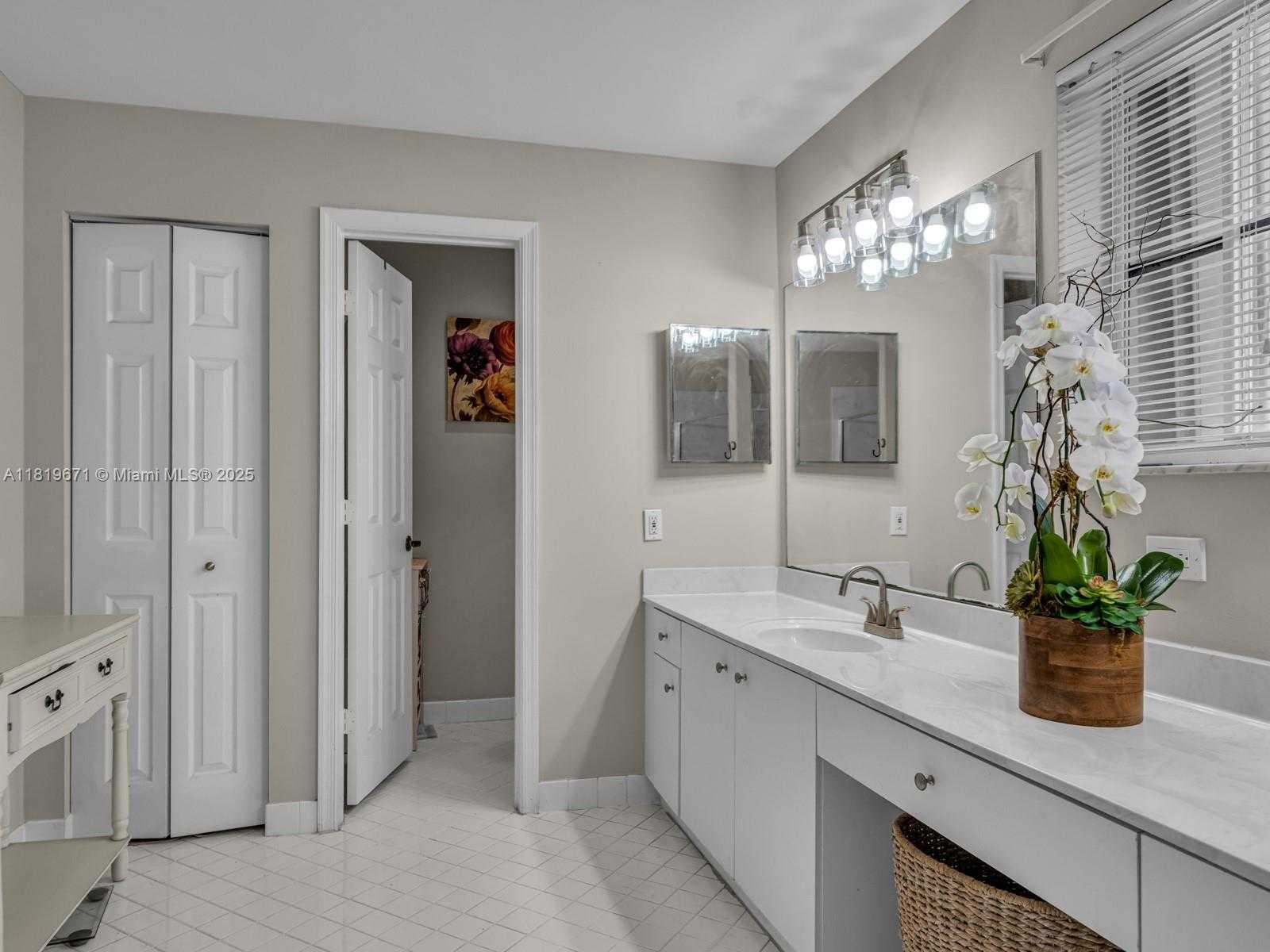Small Image of 4209 PINEWOOD LN, Weston Number 36