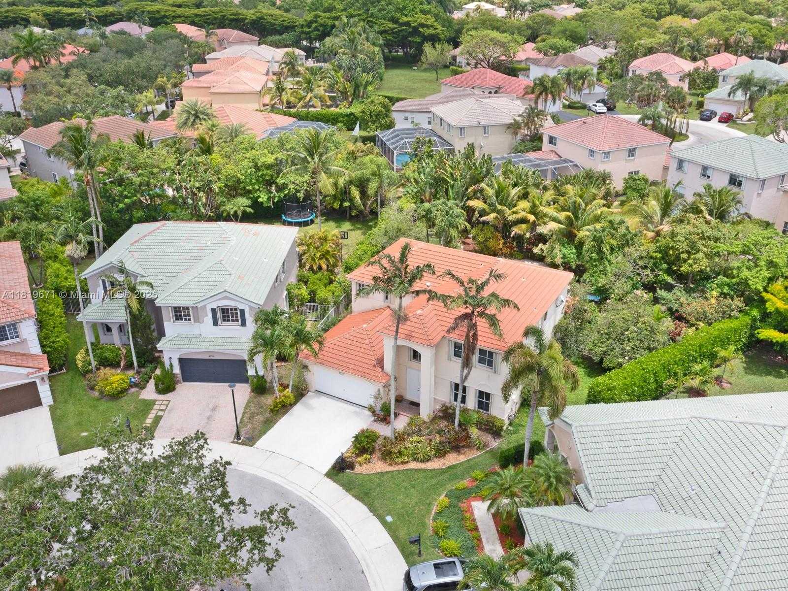 Small Image of 4209 PINEWOOD LN, Weston Number 5