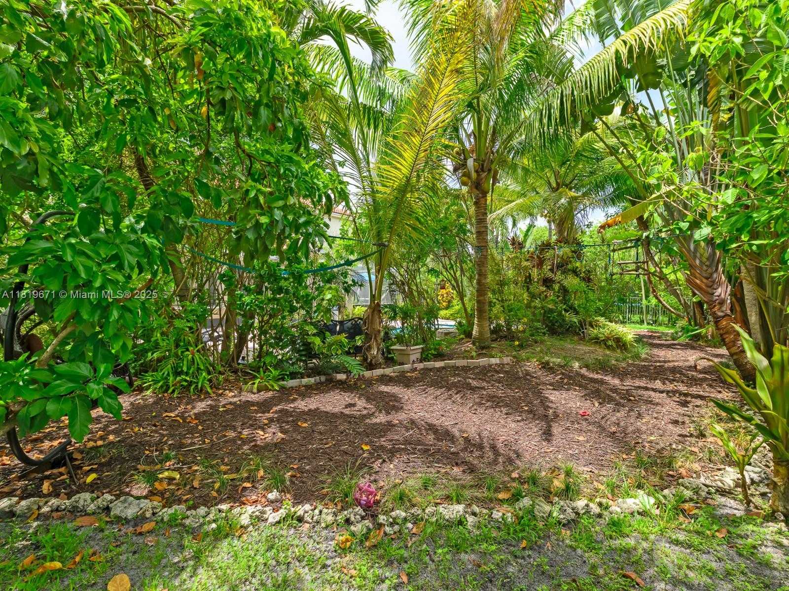 Small Image of 4209 PINEWOOD LN, Weston Number 50