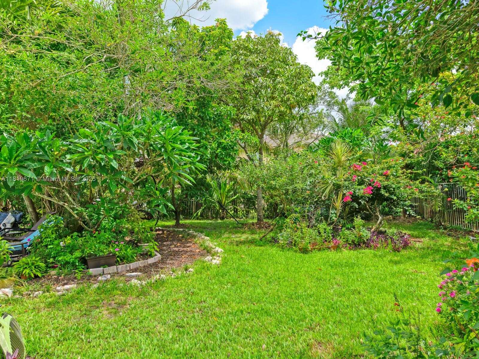 Small Image of 4209 PINEWOOD LN, Weston Number 56