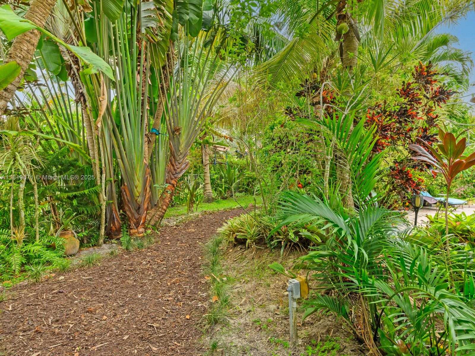 Small Image of 4209 PINEWOOD LN, Weston Number 62