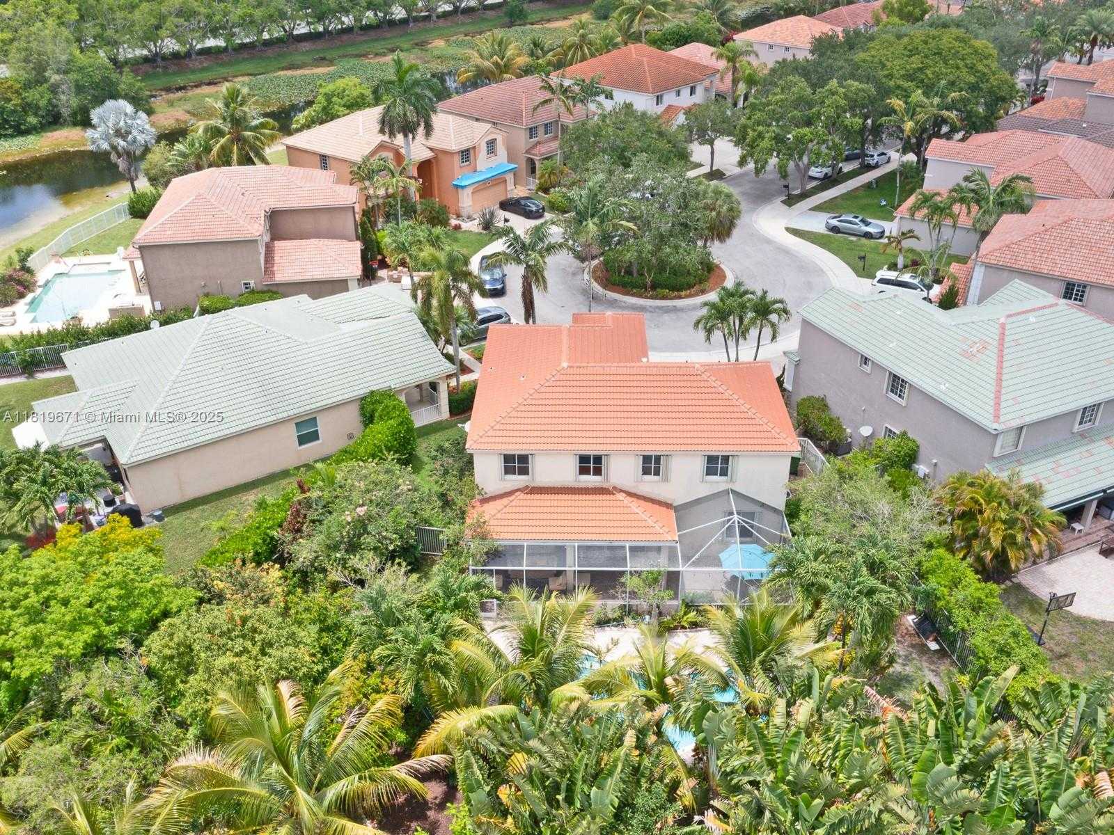 Small Image of 4209 PINEWOOD LN, Weston Number 68