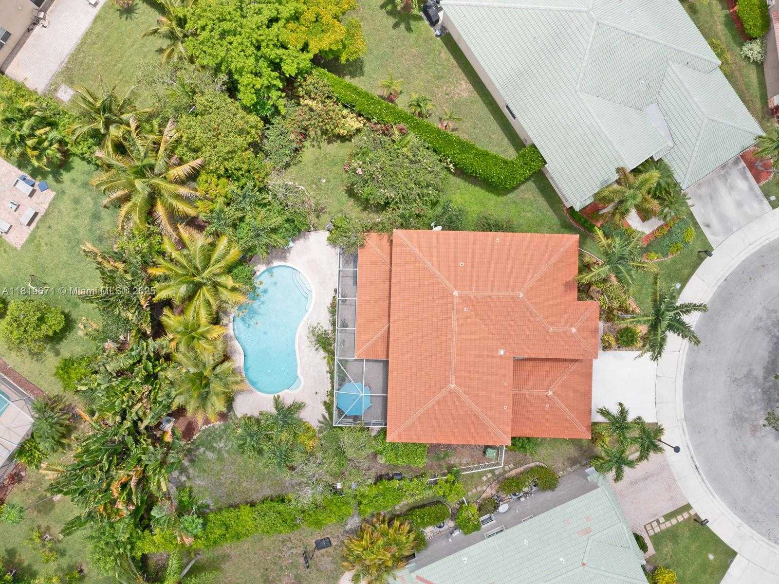 Small Image of 4209 PINEWOOD LN, Weston Number 69