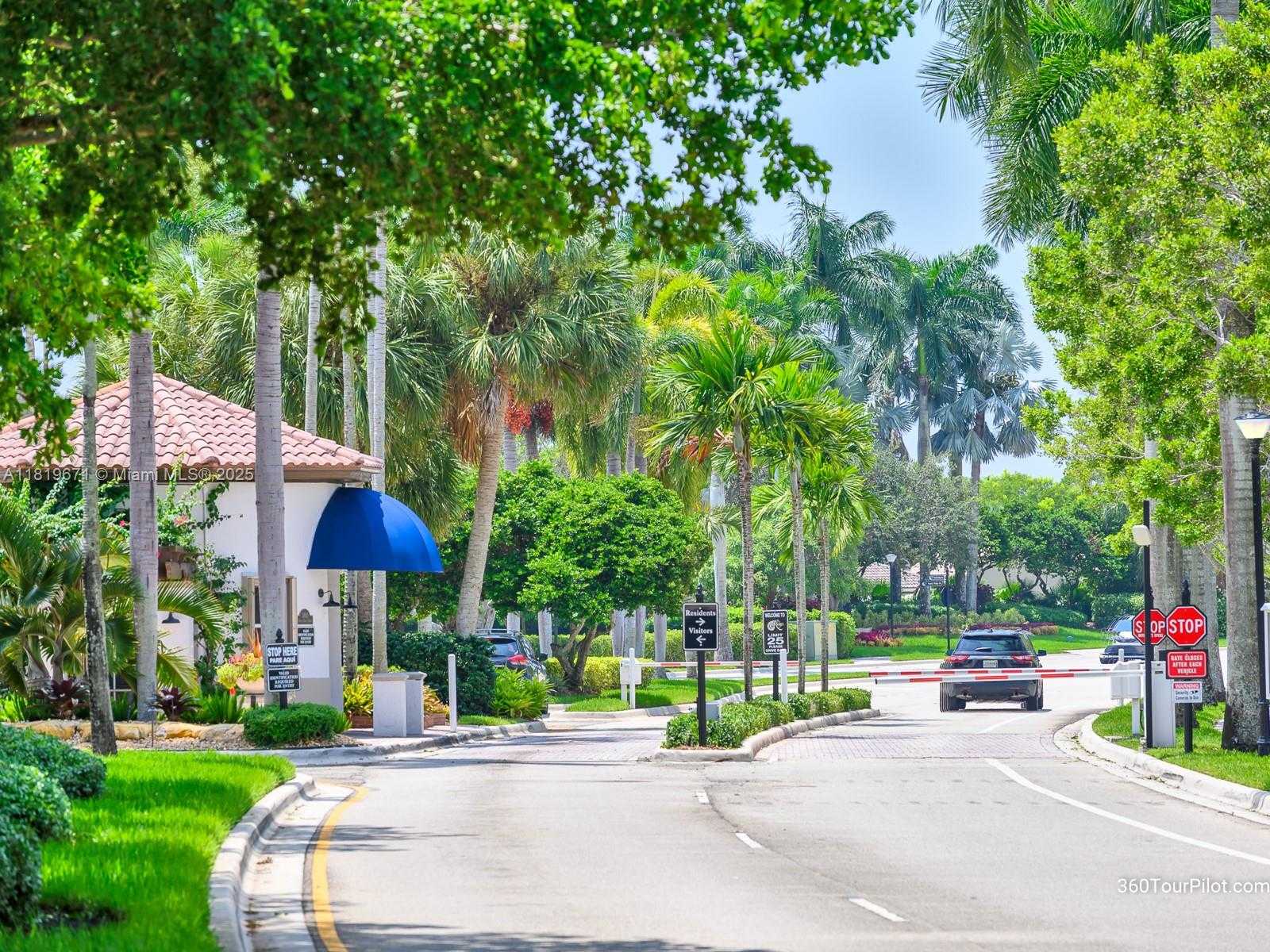 Small Image of 4209 PINEWOOD LN, Weston Number 82