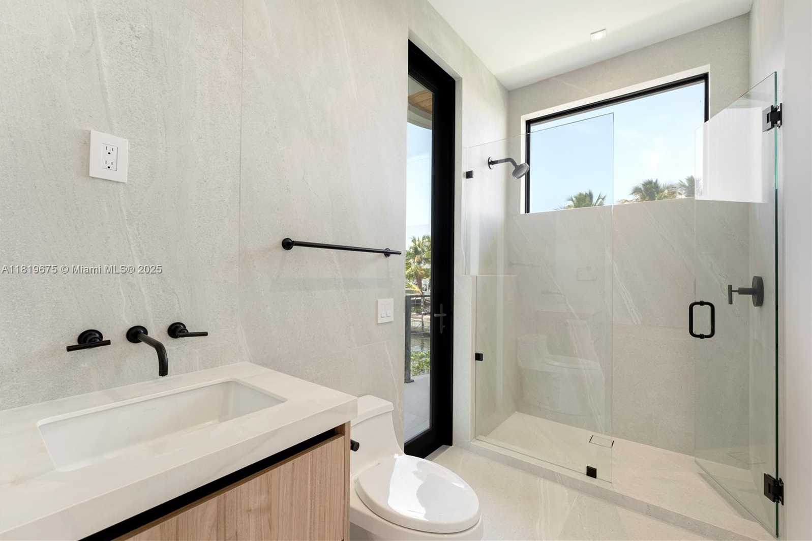 Small Image of 301 BUTTONWOOD CIR #B, Key Largo Number 15