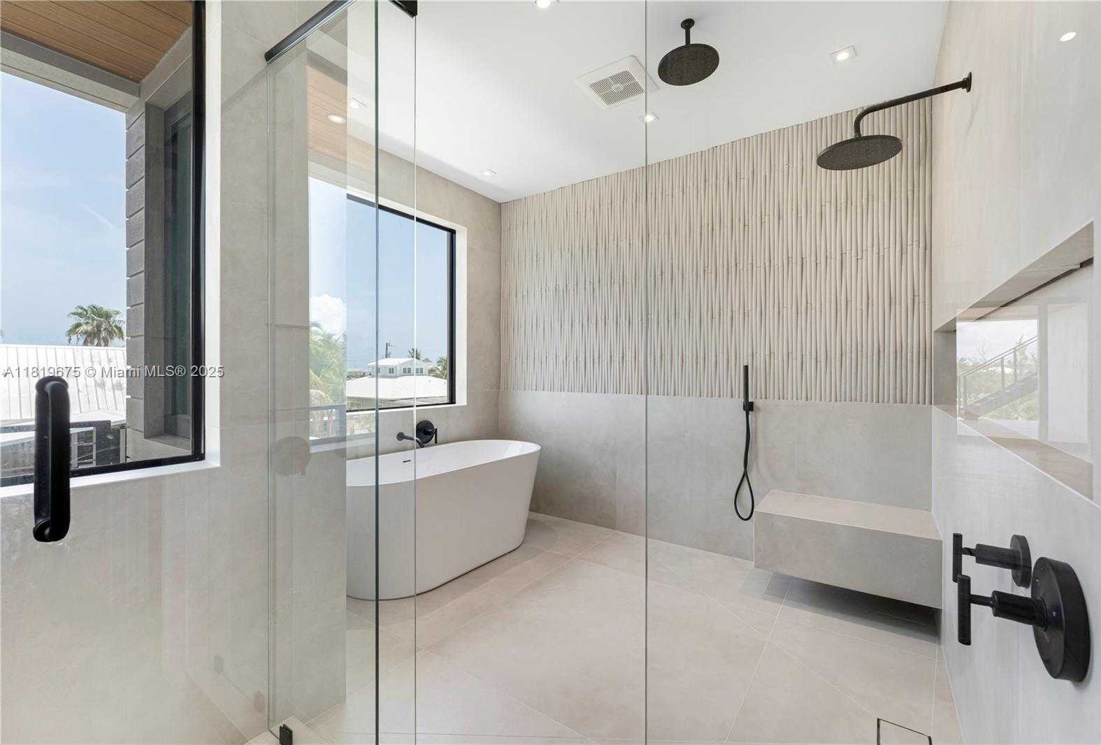 Small Image of 301 BUTTONWOOD CIR #B, Key Largo Number 19