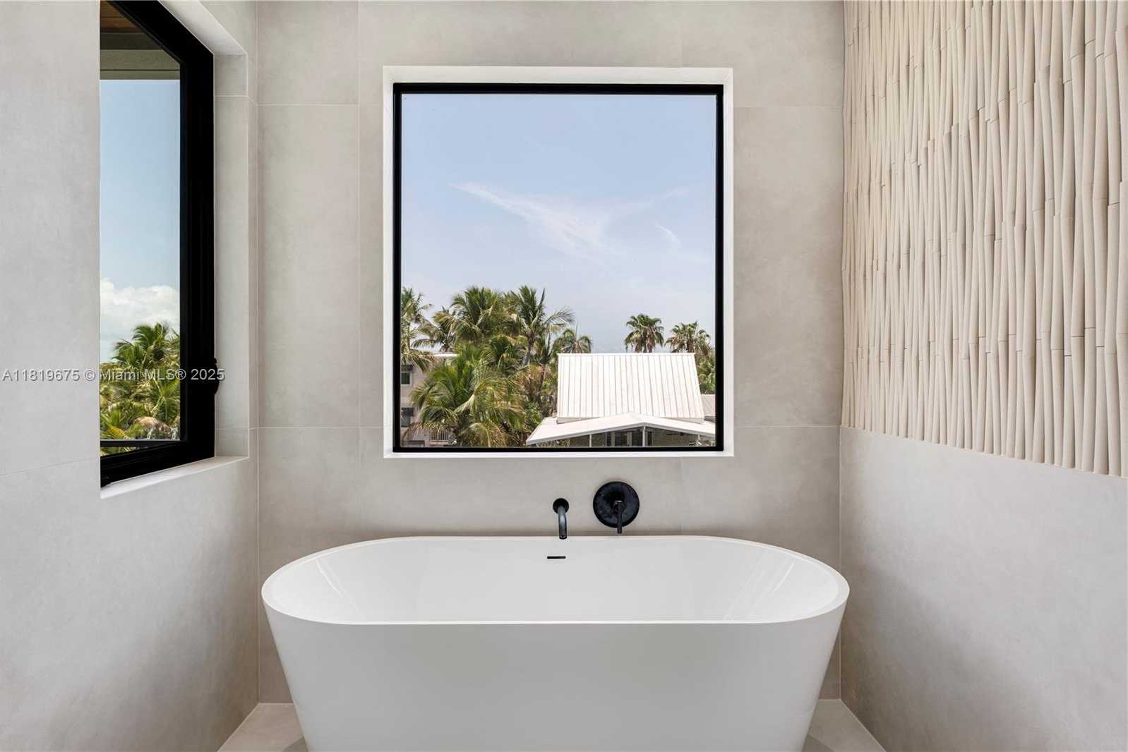 Small Image of 301 BUTTONWOOD CIR #B, Key Largo Number 21