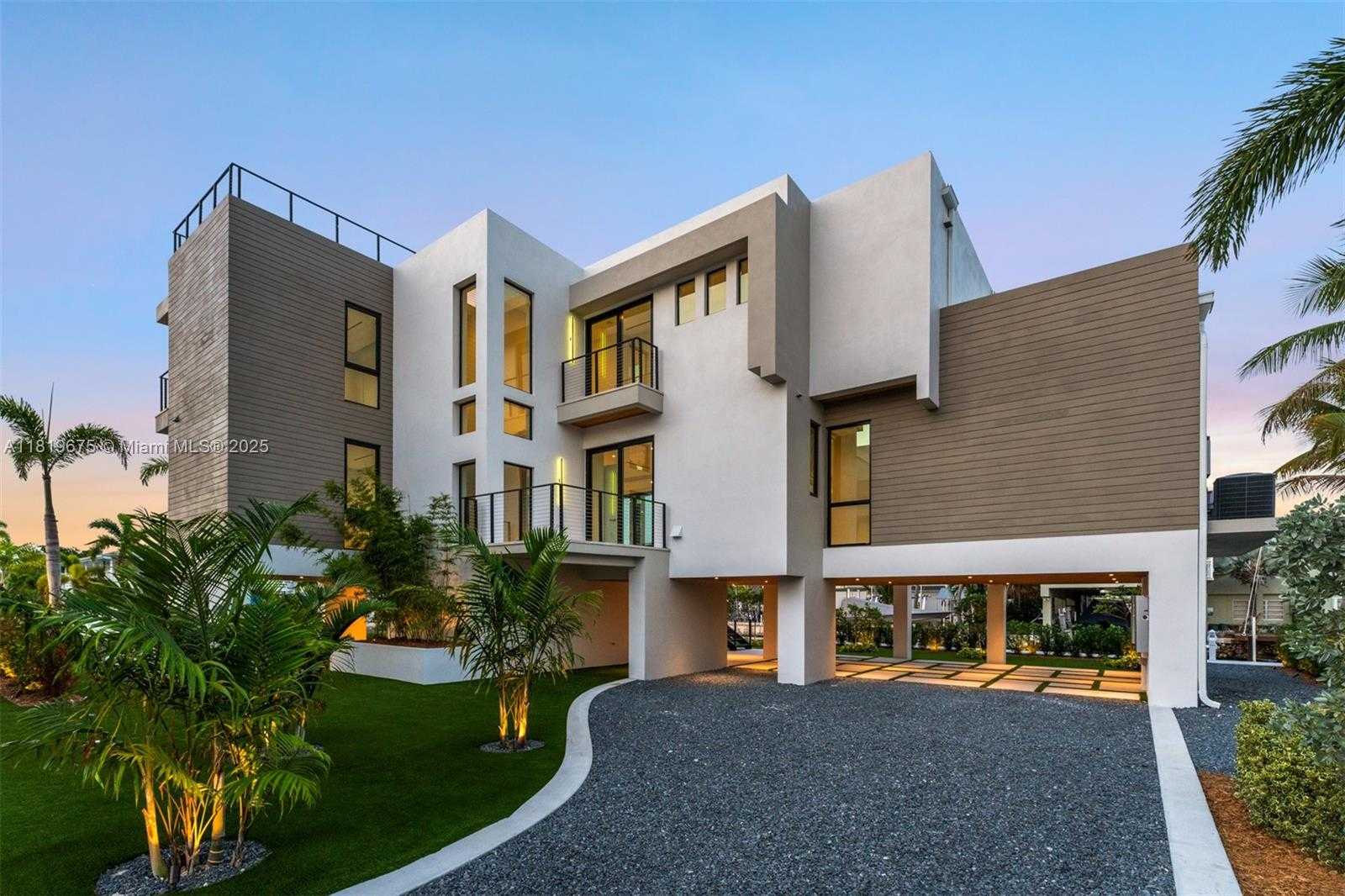 Small Image of 301 BUTTONWOOD CIR #B, Key Largo Number 29