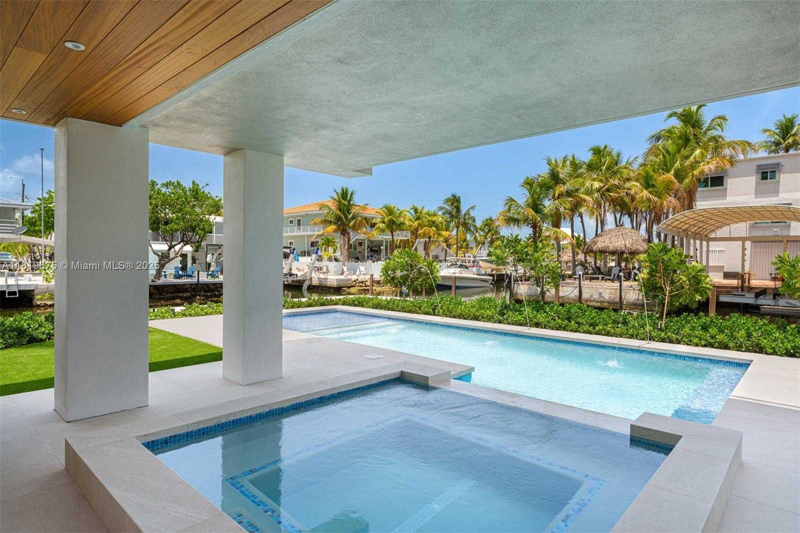 Small Image of 301 BUTTONWOOD CIR #B, Key Largo Number 5