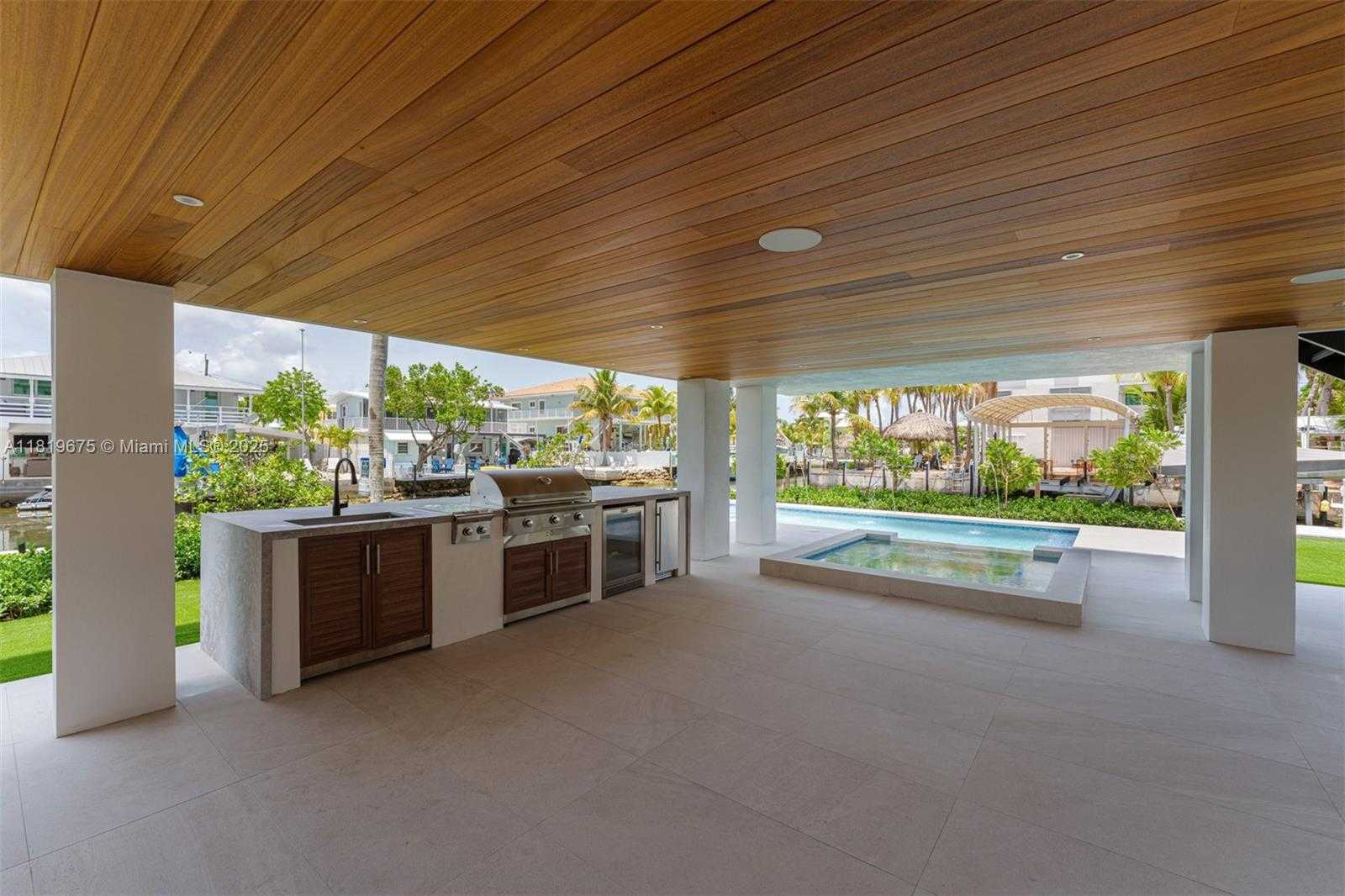 Small Image of 301 BUTTONWOOD CIR #B, Key Largo Number 7