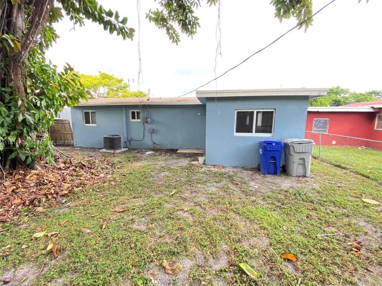 Small Image of 2720 NW 2nd St, Pompano Beach, FL 33069, USA Number 17